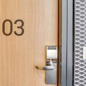 Habitación Estándar con 2 Camas Individuales
